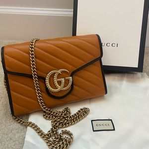 Authentic Gucci brown Marmont chain wallet